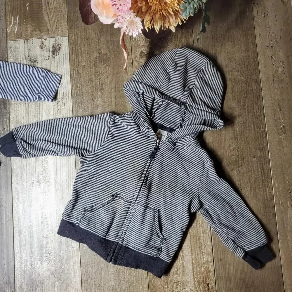 Carter's Baby Boy 6m Bundle - 2 Pieces